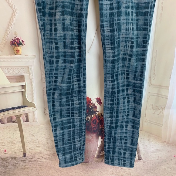 CAbi Skinny Ankle Grid Pants - Picture 4 of 9